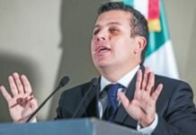 Humberto Castillejos Renuncia a Consejería Jurídica de Presidencia