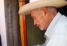 Invitan a Celebrar el Cumpleaños 92 de Don Genaro el de los Raspados. Le Entregaron los Apoyos Recabados.