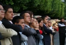 Guardan Minuto de Silencio en Memoria de las Víctimas del Sismo Originado en Chiapas