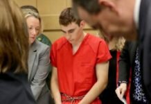 Policía Encargado de Escuela de Florida no Intentó Detener a Nikolas Cruz