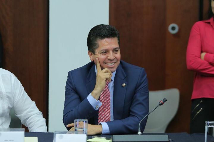 Toño García Reconoce Esfuerzos por la Educación en Michoacán Toño García Reconoce Esfuerzos por la Educación en Michoacán