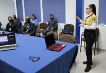 Imparte Ssptyvm Pláticas de Cultura Vial a Jefes de Cuadrilla de Corte de Aguacate y Trabajadores de la Capasu