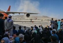 Estados Unidos Anuncia Represalias por Atentados a Aeropuerto de Kabul