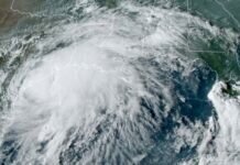 Nicholas se Intensifica a Huracán Antes de Tocar Tierra en Texas