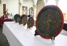 Participan 60 Artesanos en el Concurso de Maque y Bordado