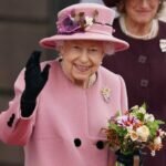 Isabel II Descansa y Desempeña “Tareas Ligeras” Tras Alta Hospitalaria