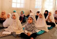 Talibanes Prometen que Niñas Regresarán “Pronto” a las Escuelas