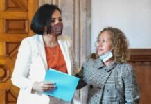 Recibe Presidenta del Congreso del Estado Iniciativa Ciudadana que Busca Sentencia Vitalicia a Feminicidas