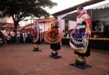 Grupo Erandi Engalanó 14º Festival de Velas