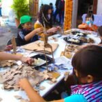 Niños y Jóvenes Participan en Talleres de Elaboración de Artesanías de Día de Muertos