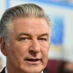 Nueva Demanda Contra Baldwin por “Comportamiento Peligroso” en Tiroteo Fatal en ‘Rust’