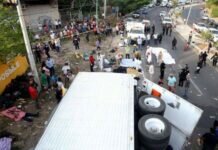 Suman 54 Muertos por Volcadura de Tráiler con Migrante