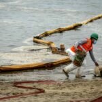 Suman 24 Playas Contaminadas por el Derrame de Petróleo en Perú