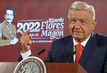 Afirma AMLO que reforma electoral no busca enterrar al INE