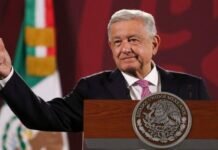 ¿AMLO pretende quitar el Día de la raza del calendario cívico?