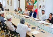 Atiende Bedolla solicitudes de comunidades de Uruapan