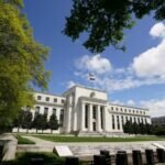 Peso rompe nuevo récord y alcanza su mejor nivel desde 2016