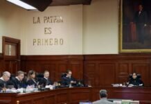 AMLO acusa a la SCJN de poner en ‘riesgo la democracia’