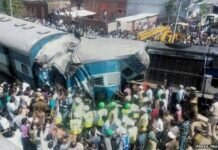 Al menos 50 muertos y más de 400 heridos tras un choque de trenes en India