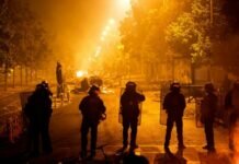 Francia: Suman 875 detenidos durante protestas