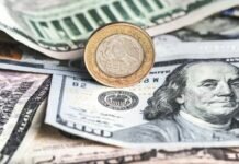 AMLO dice que México y el peso pueden resistir un poco más por el «lunes negro» en los mercados